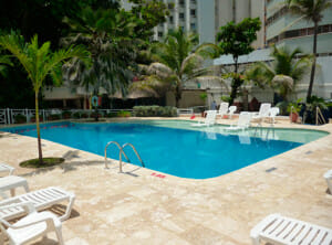 piscina hotel playa club